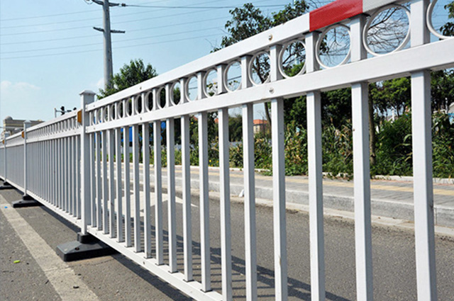 護欄行業(yè)激光切管機的應(yīng)用